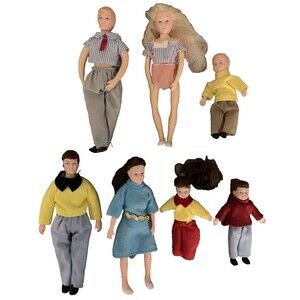 Town Square Miniature Dollhouse Doll Family Bendable 1999 Lot Of 7 Vintage